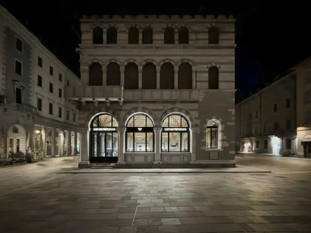 Emporio Armani torna a Como: una riapertura che celebra l’eleganza del&nbsp;territorio