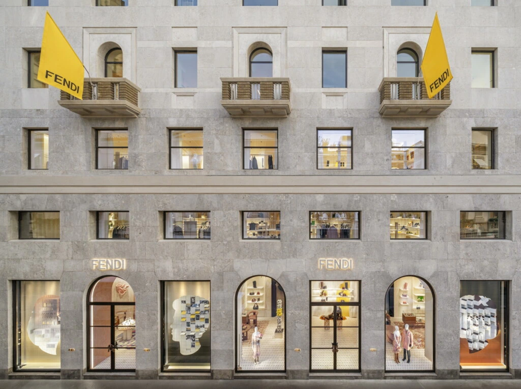 Milano, apre Palazzo Fendi: moda e arte contemporanea in un capolavoro razionalista