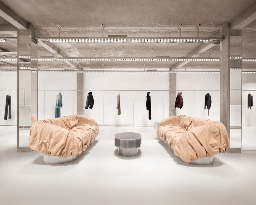 Acne Studios apre la nuova sede parigina: un dialogo tra storia e modernità