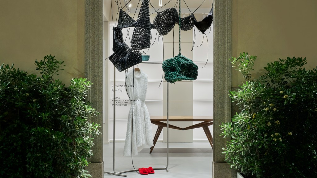 Bottega Veneta illumina Milano con Kwangho Lee: il progetto Lightful debutta alla Design Week&nbsp;2026